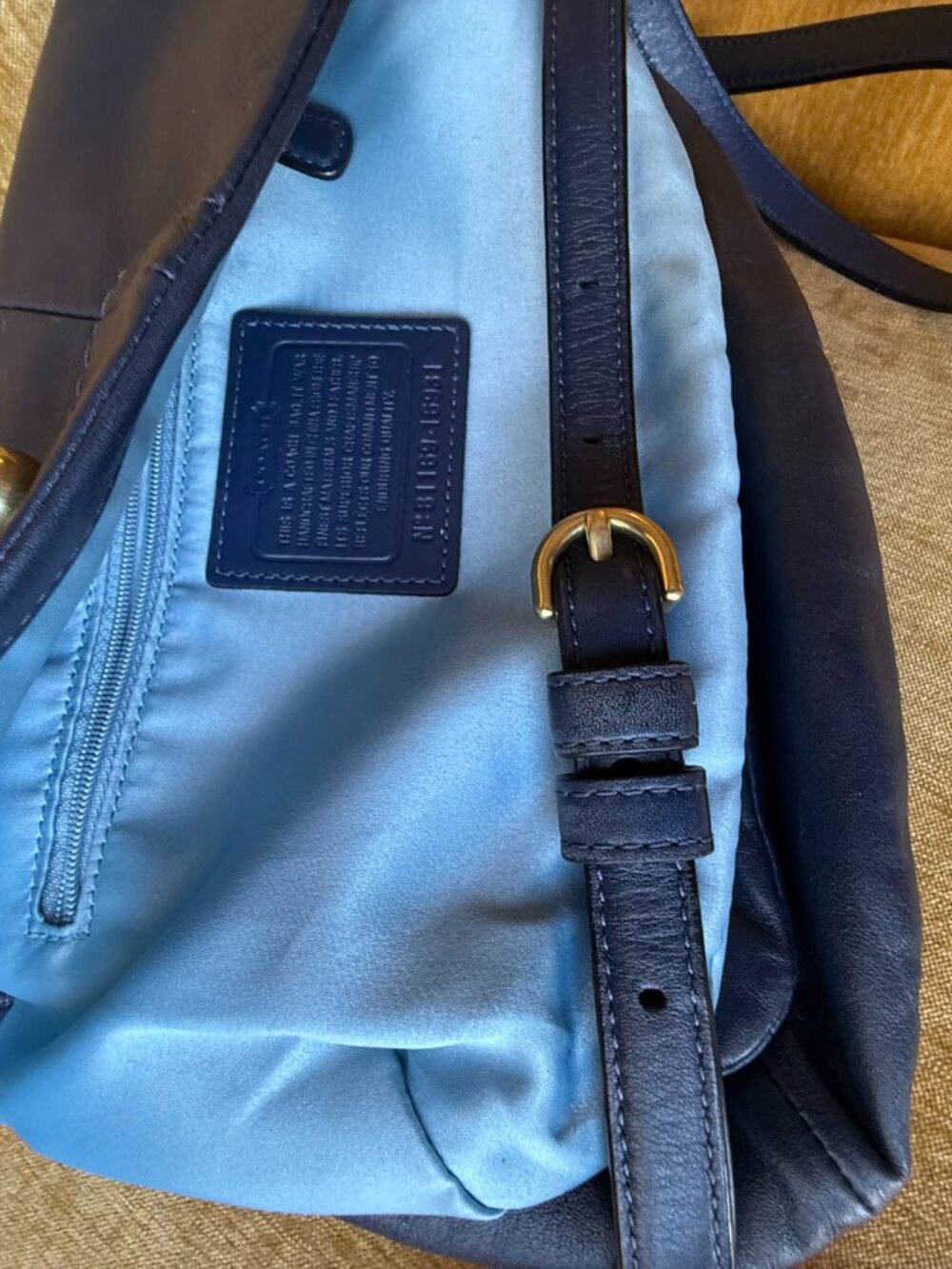 COACH KRISTIN HIPPIE Blue Shoulder & Crossbody Smooth Soft Leather Bag - Picture 9 of 13